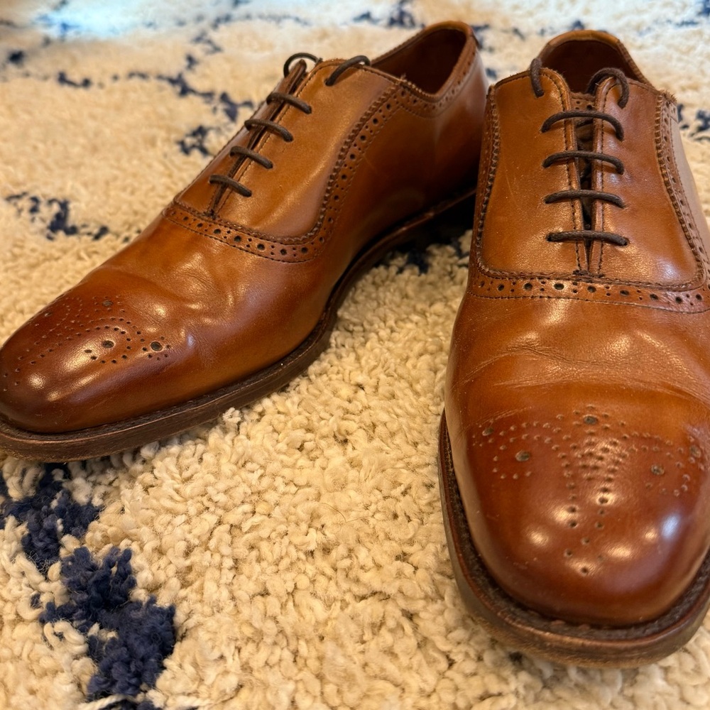 Allen Edmonds Brown Leather Oxford Shoes with Broguing - Picture 2 of 7